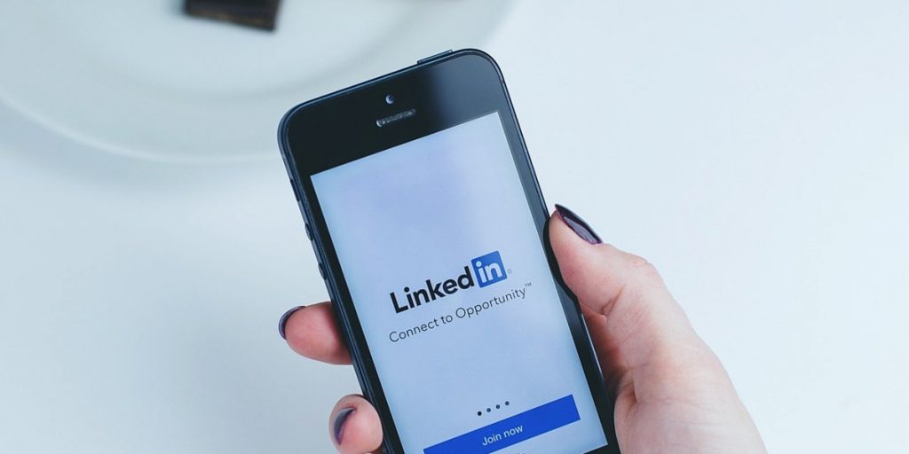 Get Hired! 6 Best Tips to Create a Killer LinkedIn Page